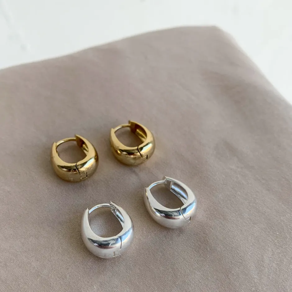 Outlet Dome Huggie Hoops in Gold Best Selling Gifts | Best Friend Gifts