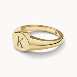 Best Engravable Circle Signet Pinky Ring in Gold Best Selling Gifts | Engravable Jewellery