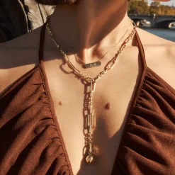 Hot Engravable Horizontal Bar Necklace in Gold Best Selling Gifts | Best Friend Gifts
