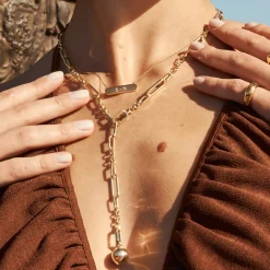 Hot Engravable Horizontal Bar Necklace in Gold Best Selling Gifts | Best Friend Gifts