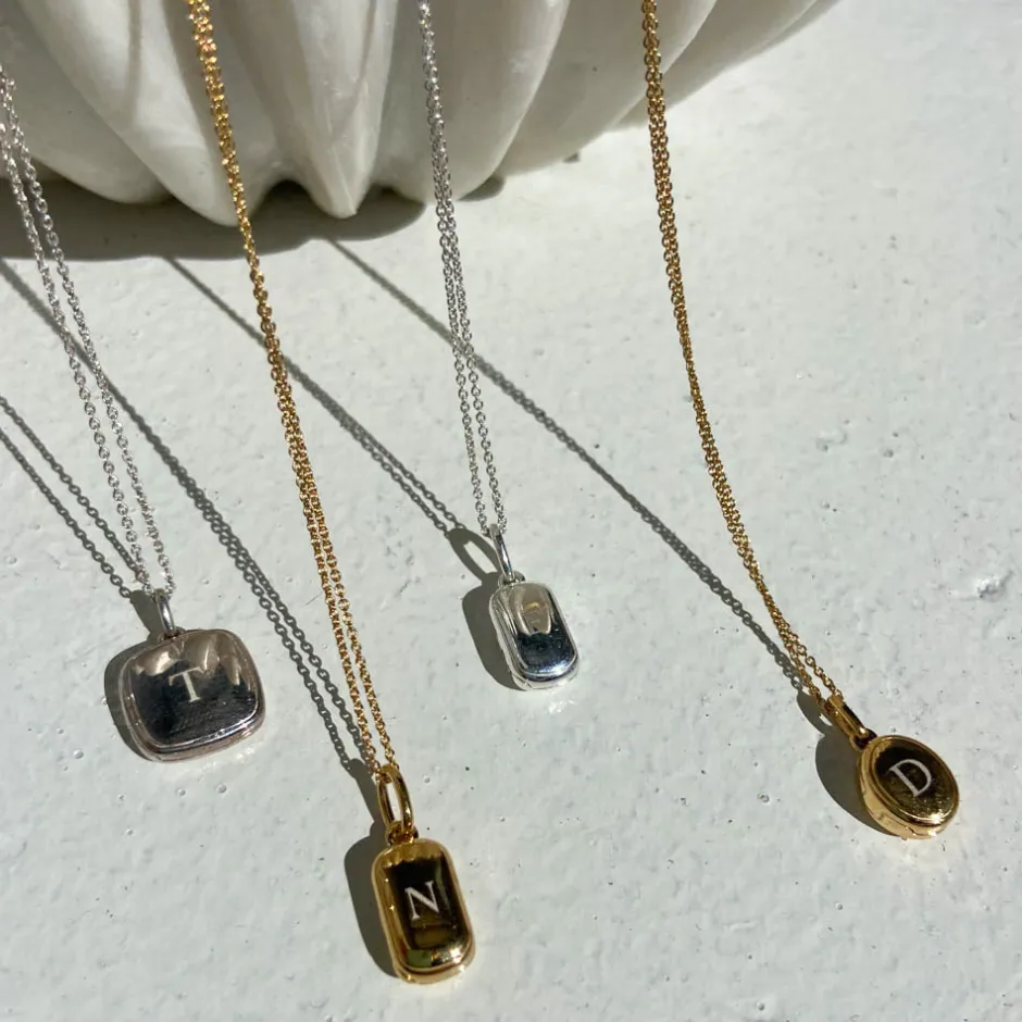 Sale Engravable Rectangle Locket Necklace in Gold Best Selling Gifts | Engravable Jewellery
