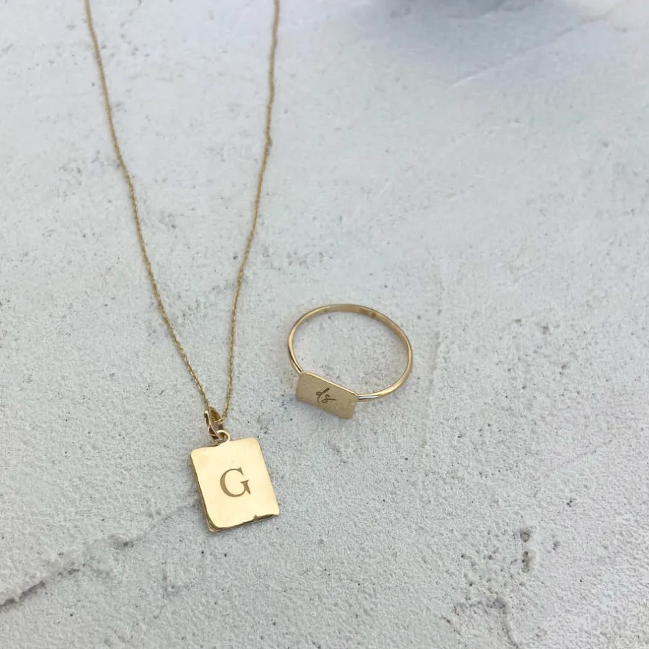 Hot Engravable Rectangle Ring in 10k Gold Bridal Gifts | Best Friend Gifts