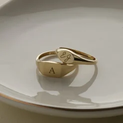 Clearance Engravable Rectangle Signet Pinky Ring in 10k Gold Engravable Jewellery | Rings