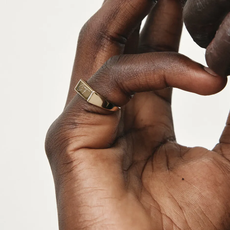 Discount Engravable Rectangle Signet Pinky Ring in Gold Best Selling Gifts | Engravable Jewellery
