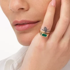 Hot Green Agate Signet Pinky Ring in Gold Gifts For Him | Under $150