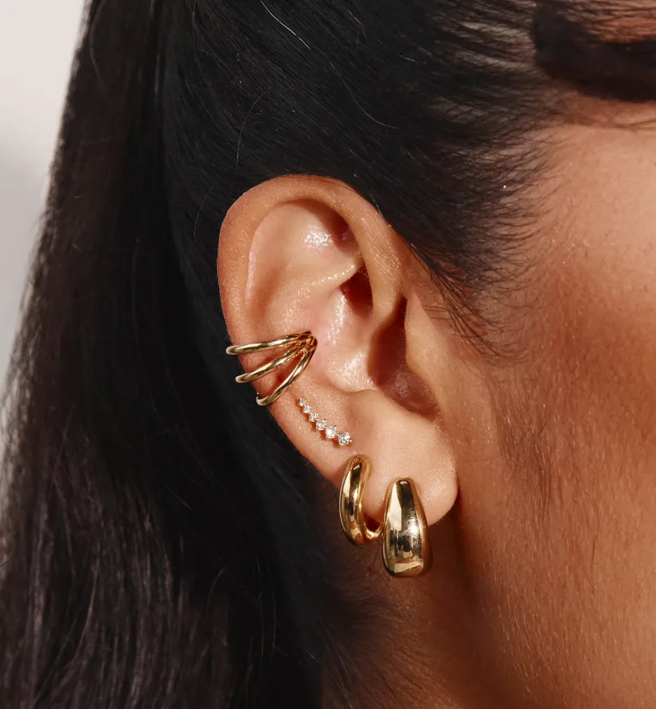 Outlet Mini Curve Hoop Earrings in Gold Best Friend Gifts | Under $150