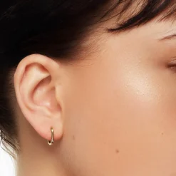 Hot Oval Paperclip Huggie Earrings in 10k Gold 10k Gold | Unisex