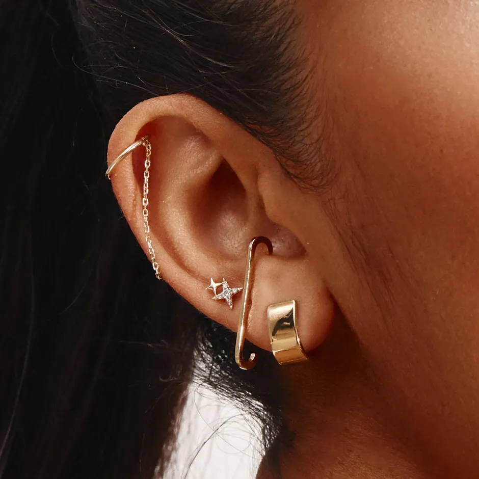 Hot Plain Suspender Stud Earrings in Gold 18k Fine Gold Plated | Earrings
