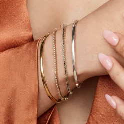 New Polished Plain Bangle in Gold Family Gifts | Best Friend Gifts