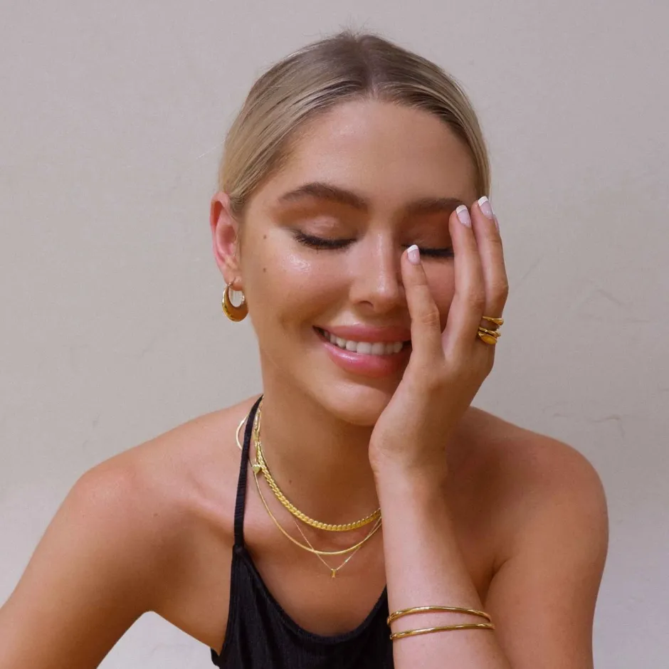 New Polished Plain Bangle in Gold Family Gifts | Best Friend Gifts