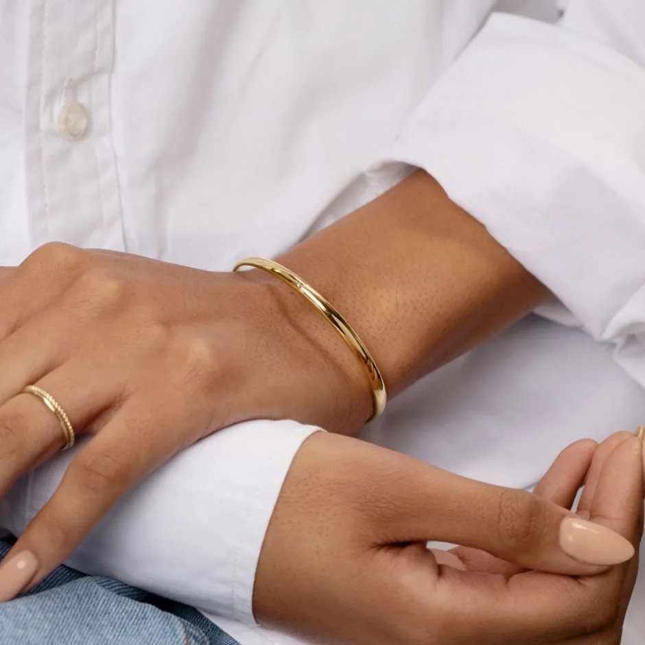 New Polished Plain Bangle in Gold Family Gifts | Best Friend Gifts