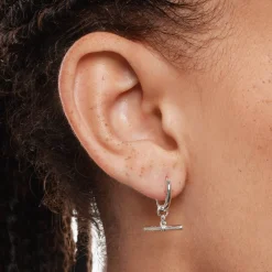 Outlet T-Bar Drop Charm Huggies in Silver 925 Sterling Silver | Earrings