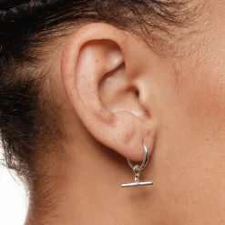 Outlet T-Bar Drop Charm Huggies in Silver 925 Sterling Silver | Earrings